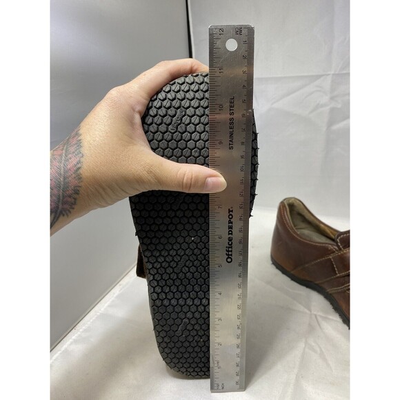 VINTAGE Clarks Mary Jane Closed-Toe Loafers 7M Brown Leather Fit Like 9W - Picture 9 of 9